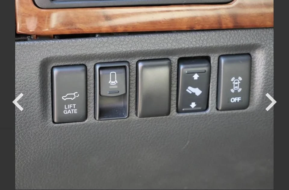 2014 Nissan Armada - Image 11 of 17