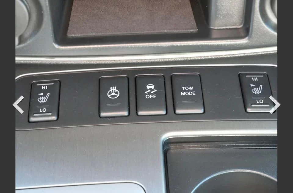 2014 Nissan Armada - Image 13 of 17