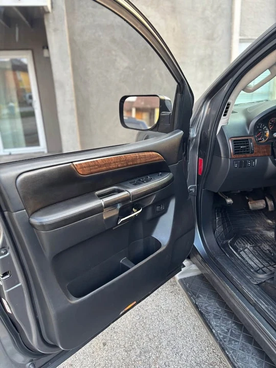 2014 Nissan Armada - Image 11 of 18