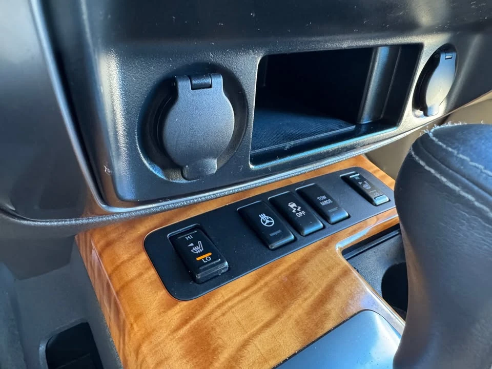 2014 Nissan Armada - Image 19 of 20