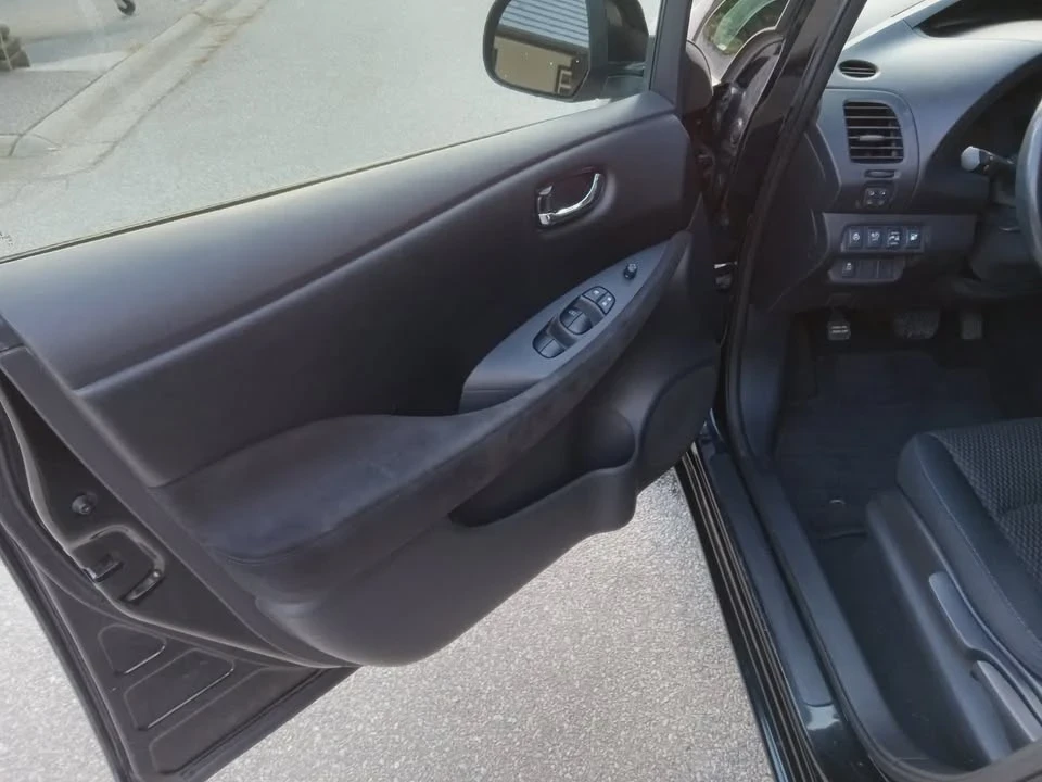 2014 Nissan Leaf - Image 11 of 18