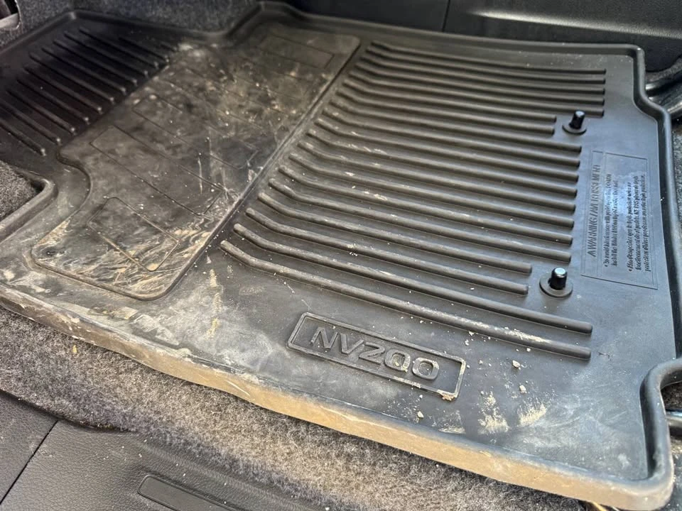 2014 Nissan NV - Image 19 of 20