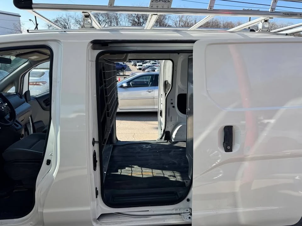 2014 Nissan NV - Image 18 of 20