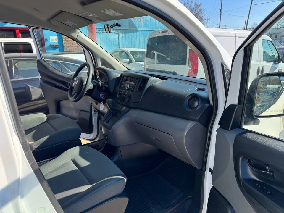 2014 Nissan NV - Image 15 of 20