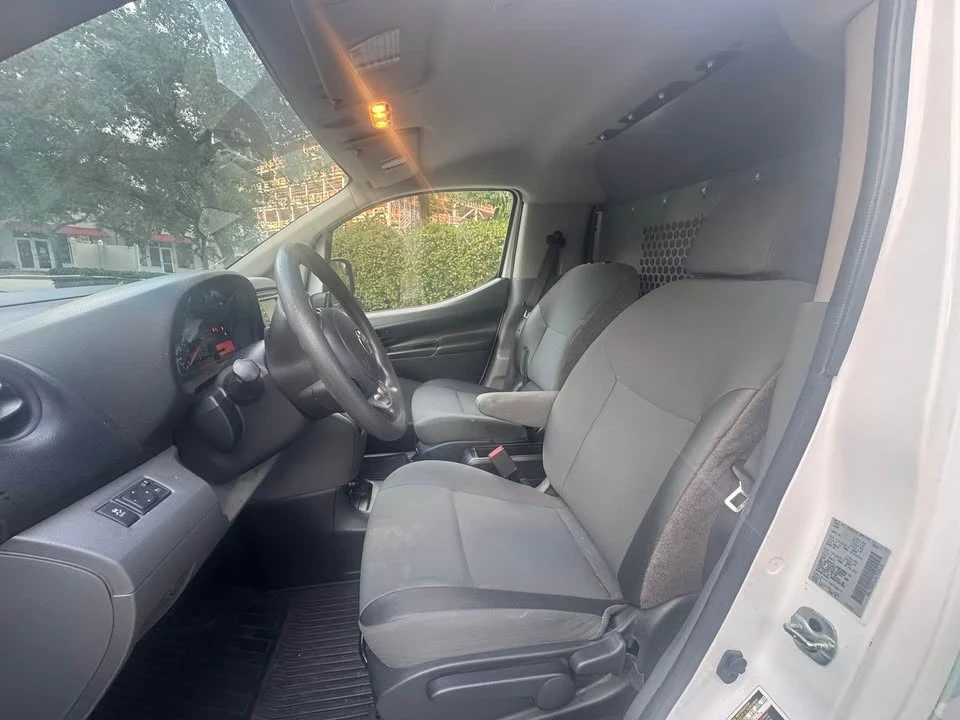 2014 Nissan NV - Image 8 of 12