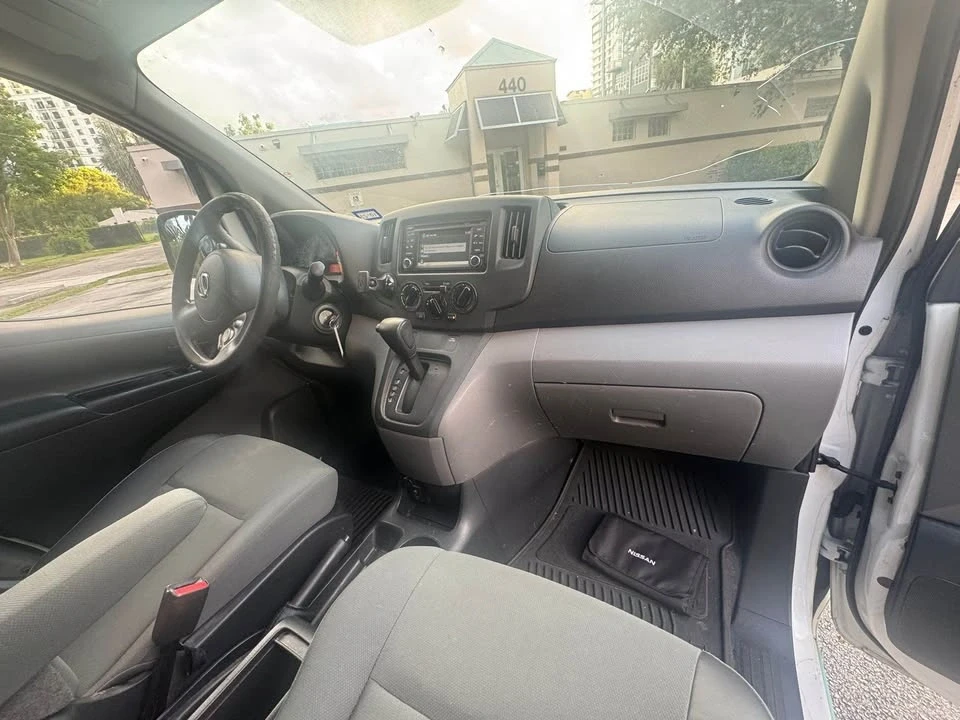 2014 Nissan NV - Image 10 of 12