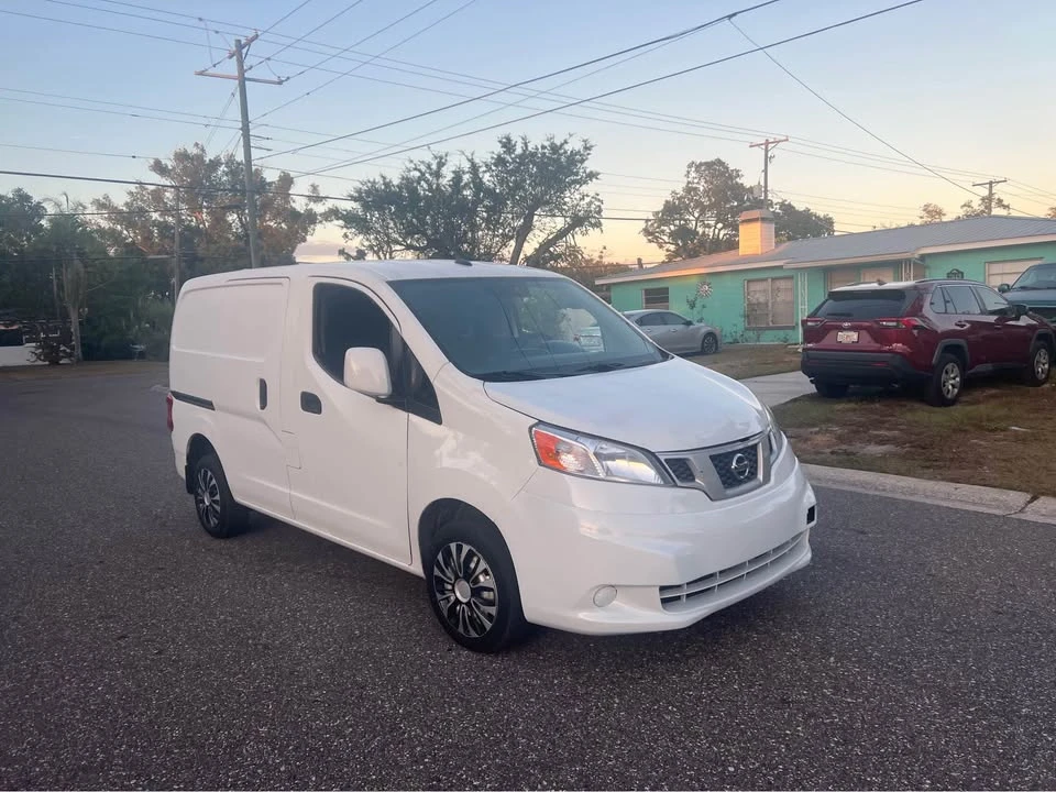 2014 Nissan NV - Image 4 of 8