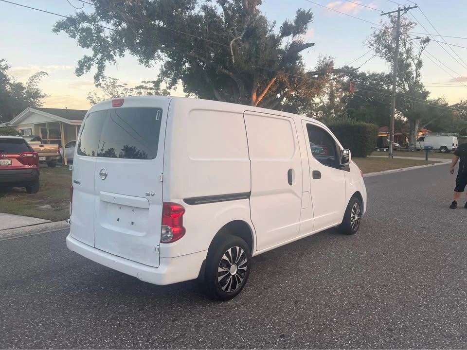 2014 Nissan NV - Image 6 of 8