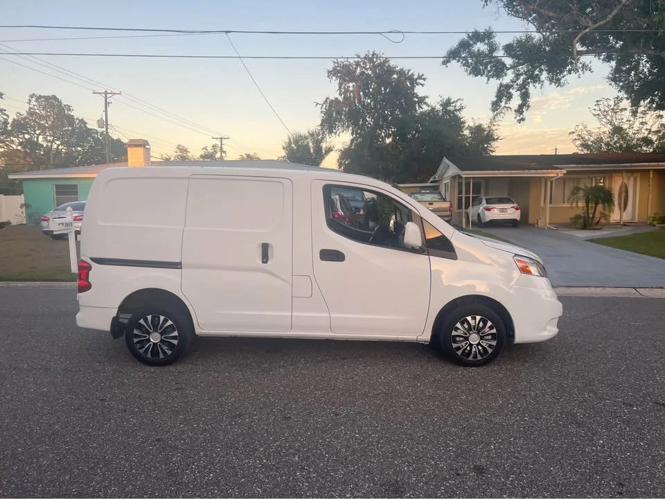 2014 Nissan NV - Image 5 of 8