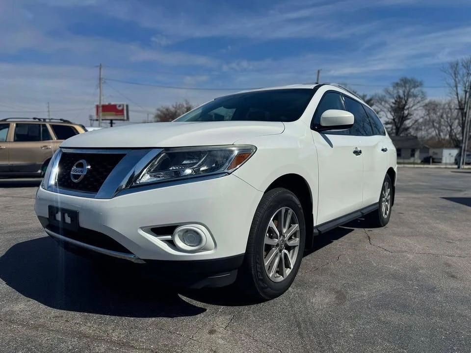 2014 Nissan Pathfinder 4th Gen - Image 3 of 17