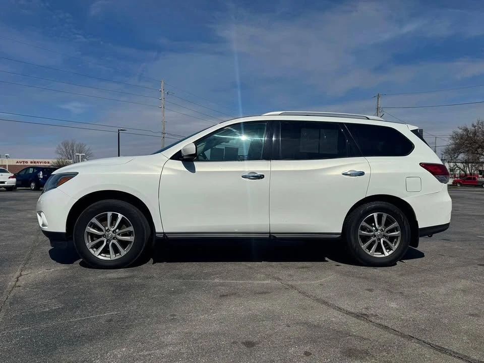 2014 Nissan Pathfinder 4th Gen - Image 4 of 17