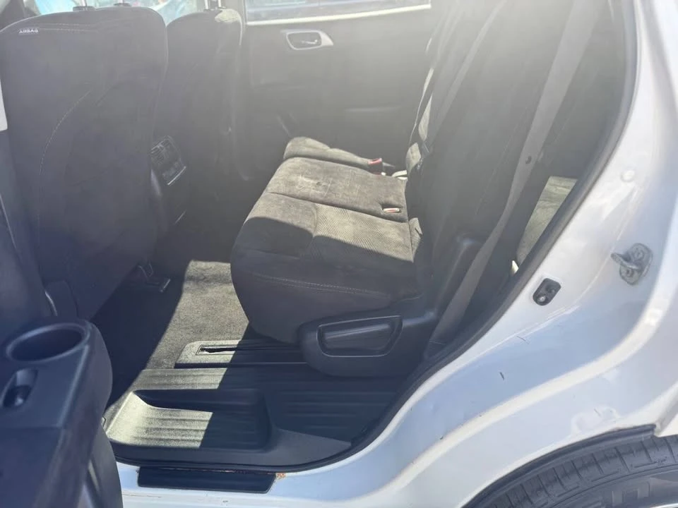 2014 Nissan Pathfinder 4th Gen - Image 10 of 17