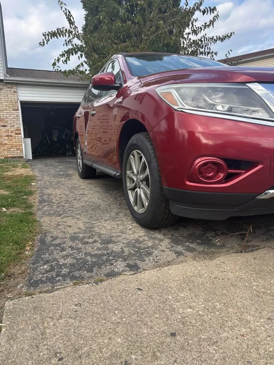 2014 Nissan Pathfinder 4th Gen - Image 2 of 6