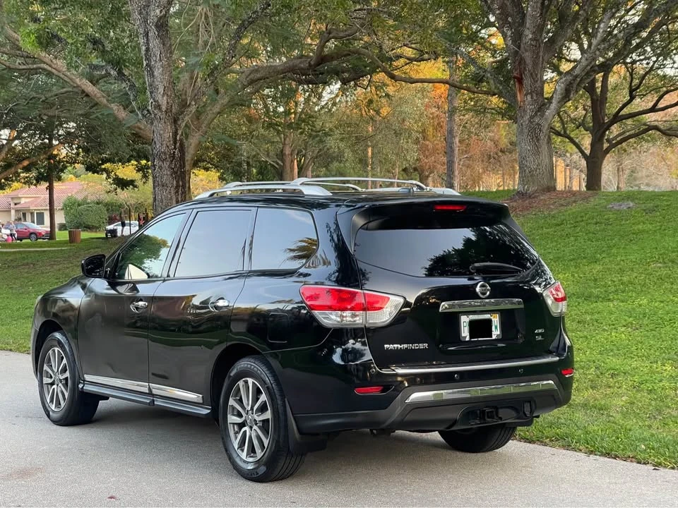 2014 Nissan Pathfinder 4th Gen - Image 2 of 20