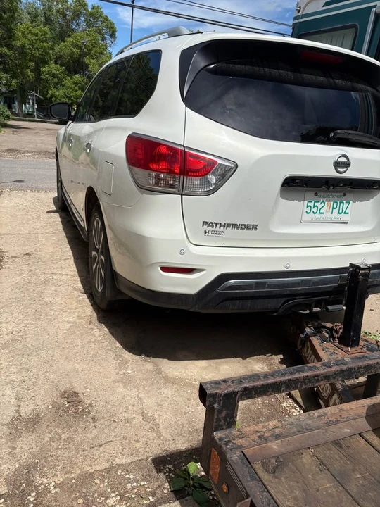 2014 Nissan Pathfinder 4th Gen - Image 9 of 9