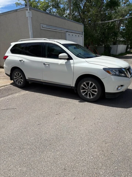 2014 Nissan Pathfinder 4th Gen - Image 4 of 9