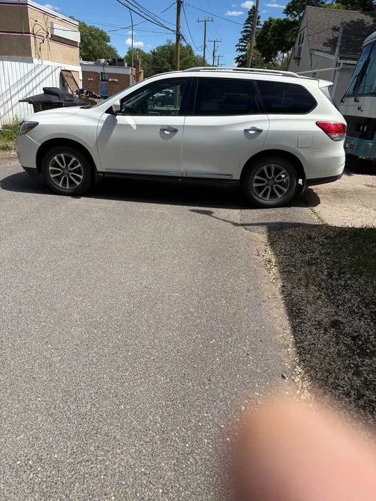 2014 Nissan Pathfinder 4th Gen - Image 5 of 9