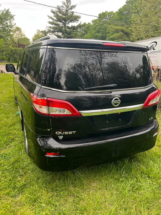 2014 Nissan Quest - Image 3 of 7