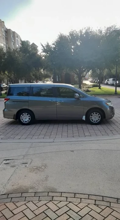 2014 Nissan Quest - Image 5 of 12
