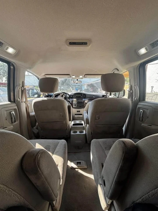2014 Nissan Quest - Image 2 of 3