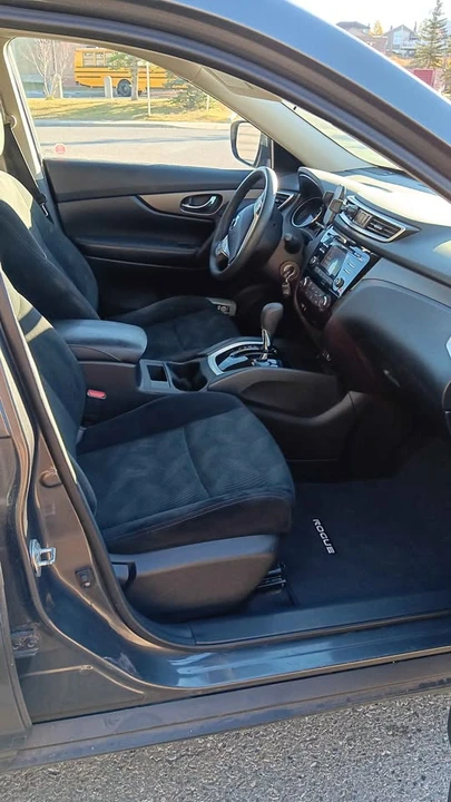2014 Nissan Rogue - Image 5 of 8