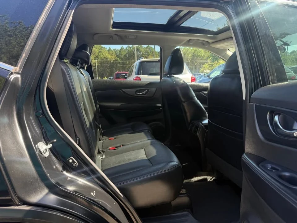 2014 Nissan Rogue - Image 11 of 19