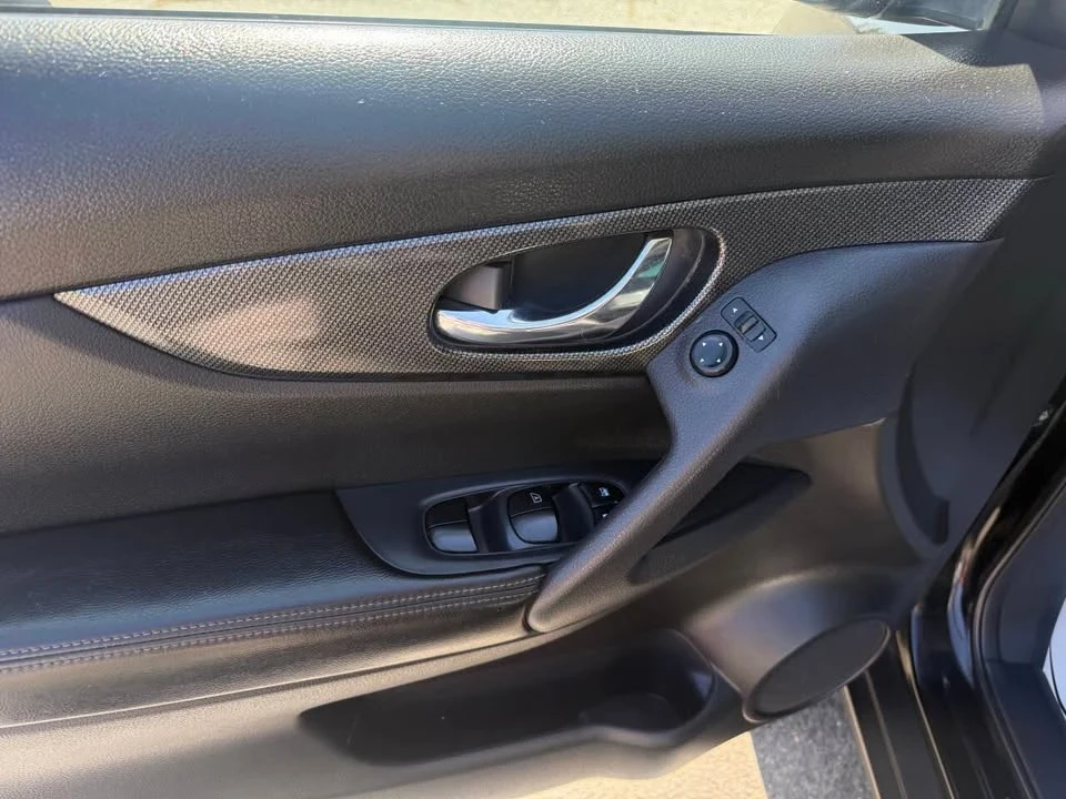 2014 Nissan Rogue - Image 17 of 19
