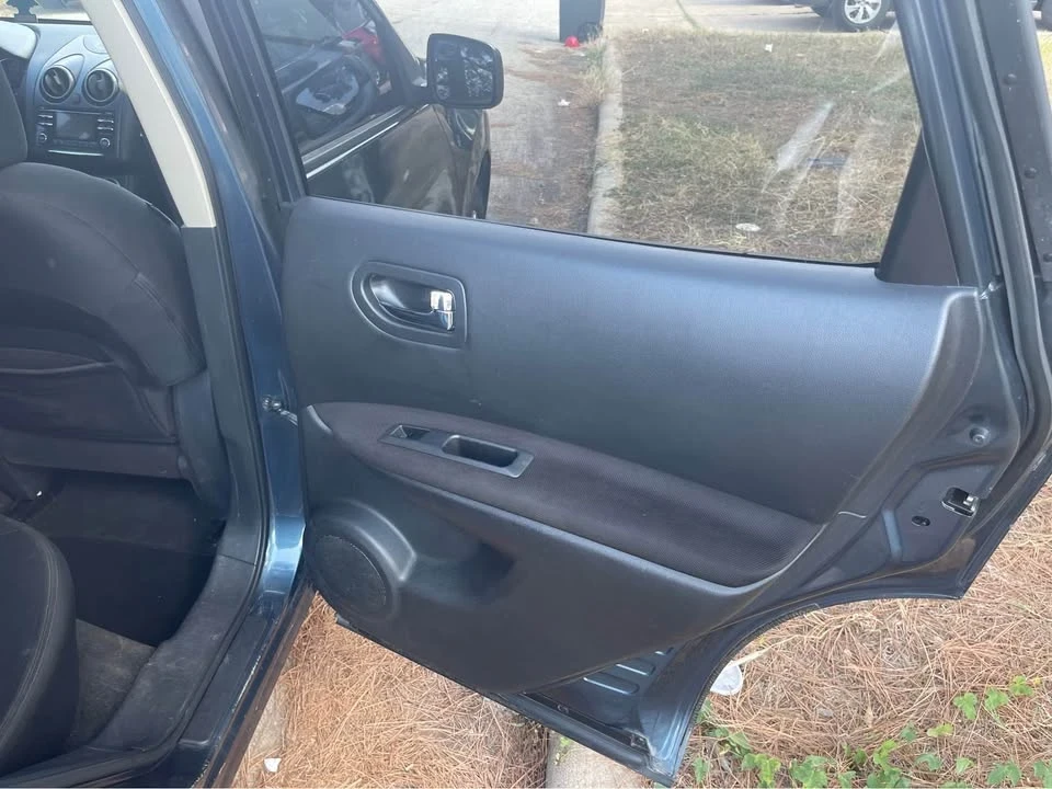 2014 Nissan Rogue - Image 11 of 16