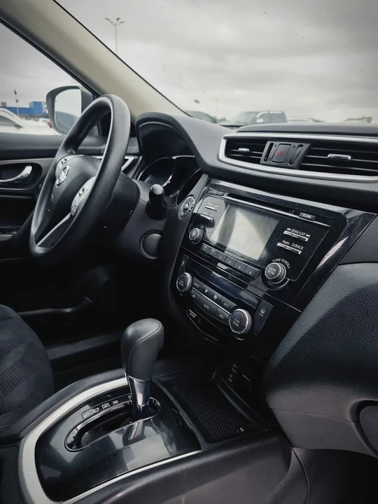 2014 Nissan Rogue - Image 13 of 15