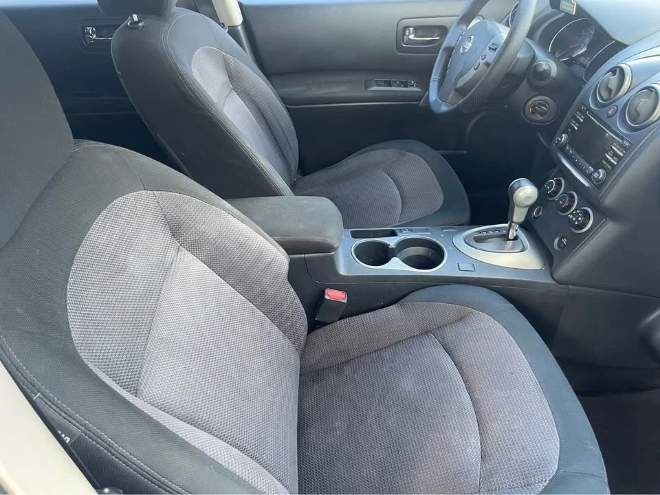 2014 Nissan Rogue - Image 13 of 16