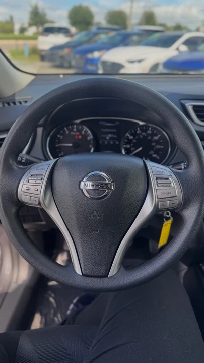 2014 Nissan Rogue - Image 10 of 16