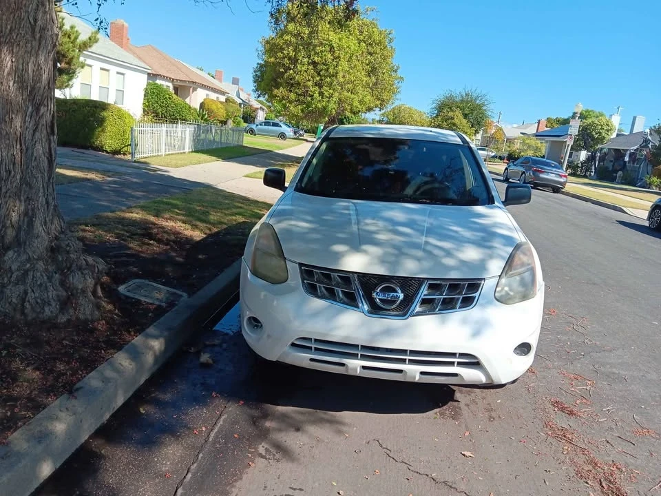 2014 Nissan Rogue - Image 2 of 10