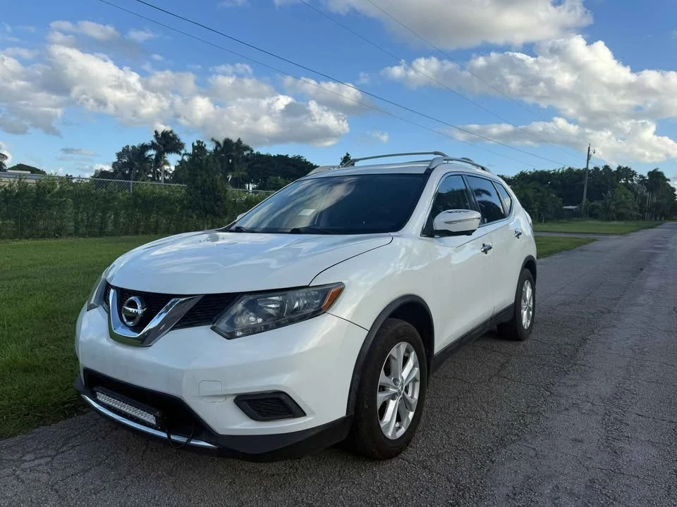 2014 Nissan Rogue - Image 2 of 8