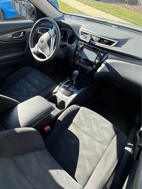 2014 Nissan Rogue - Image 4 of 10