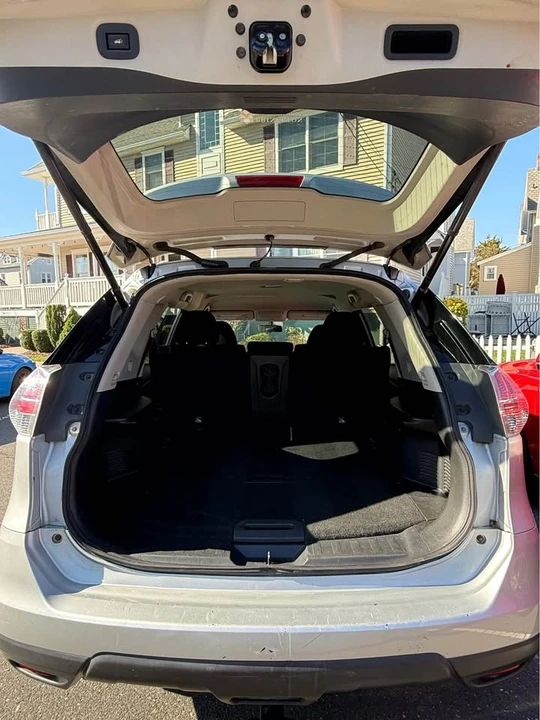 2014 Nissan Rogue - Image 7 of 10