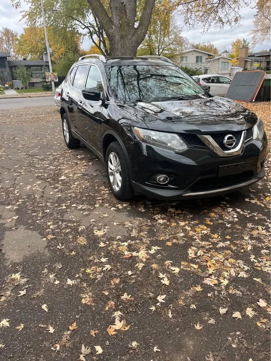 2014 Nissan Rogue - Image 2 of 3