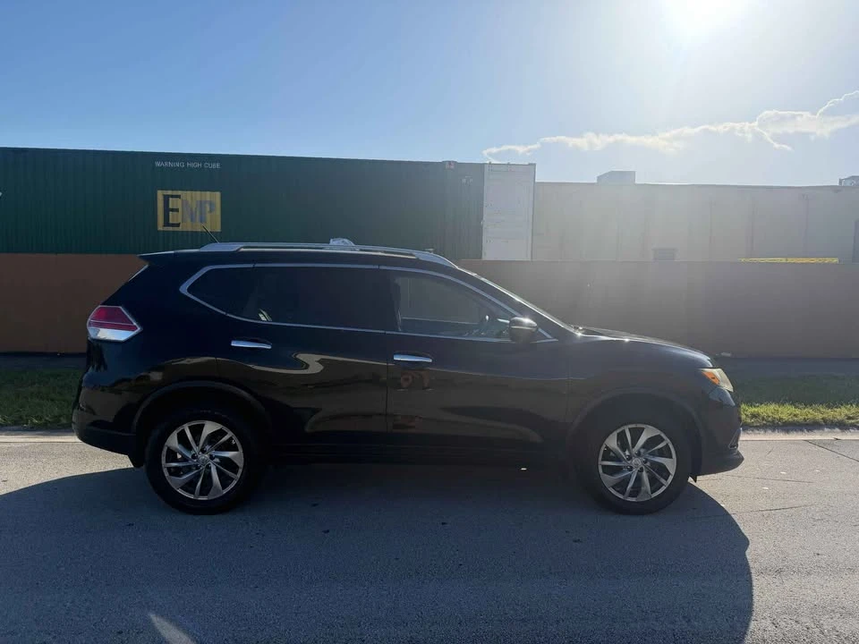 2014 Nissan Rogue - Image 3 of 17