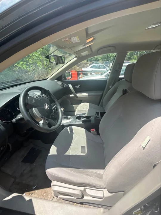 2014 Nissan Rogue - Image 7 of 8
