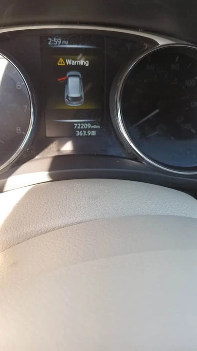 2014 Nissan Rogue - Image 6 of 7
