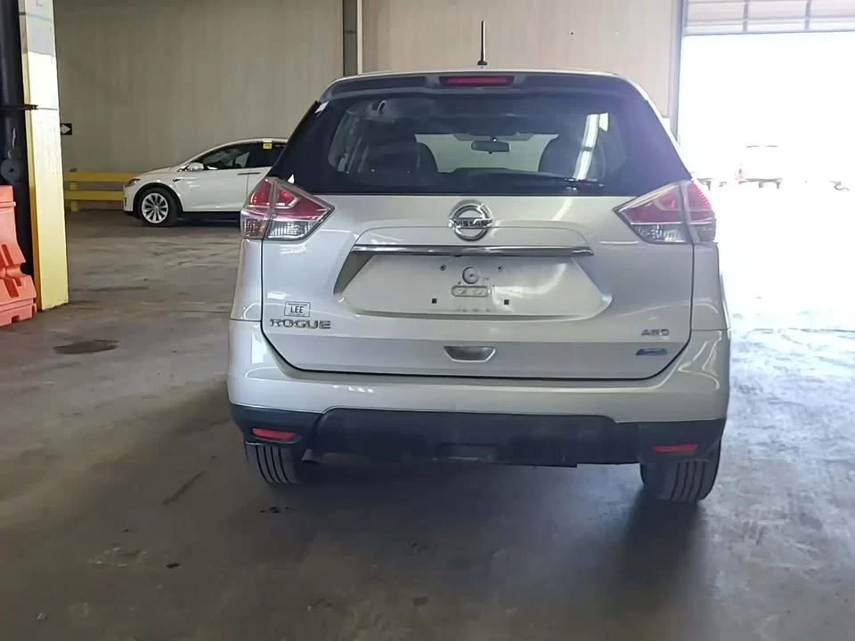 2014 Nissan Rogue - Image 2 of 10