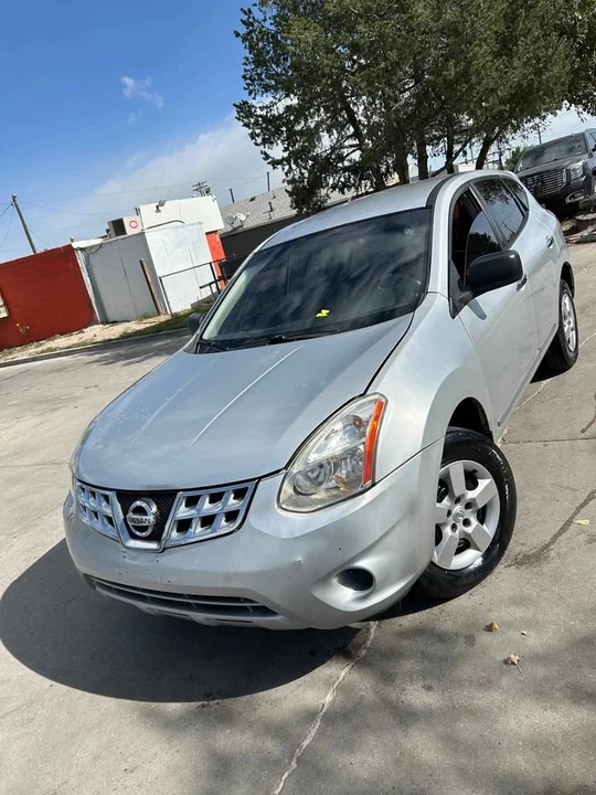 2014 Nissan Rogue - Image 3 of 11