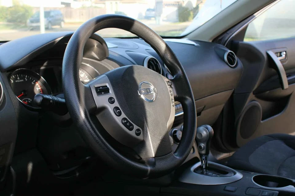 2014 Nissan Rogue - Image 10 of 16