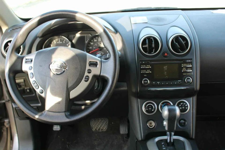 2014 Nissan Rogue - Image 9 of 16