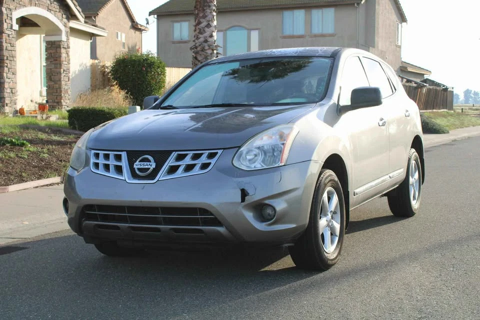 2014 Nissan Rogue - Image 2 of 16