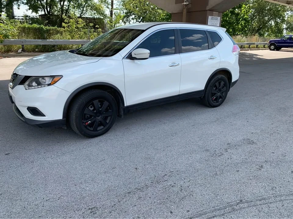 2014 Nissan Rogue - Image 2 of 17