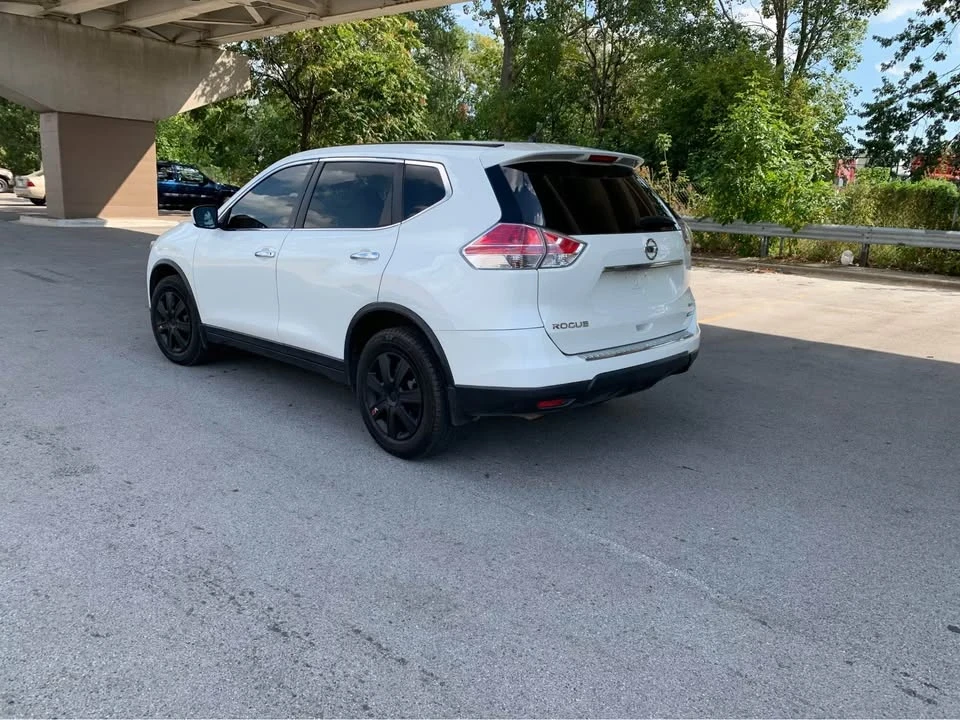 2014 Nissan Rogue - Image 9 of 17