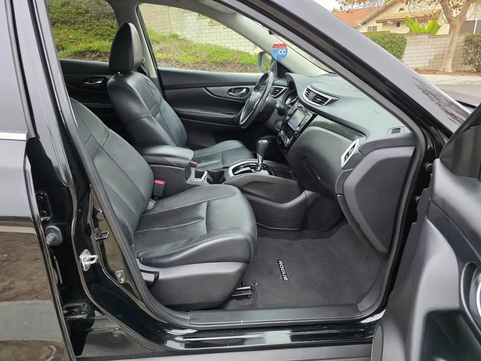 2014 Nissan Rogue - Image 11 of 19