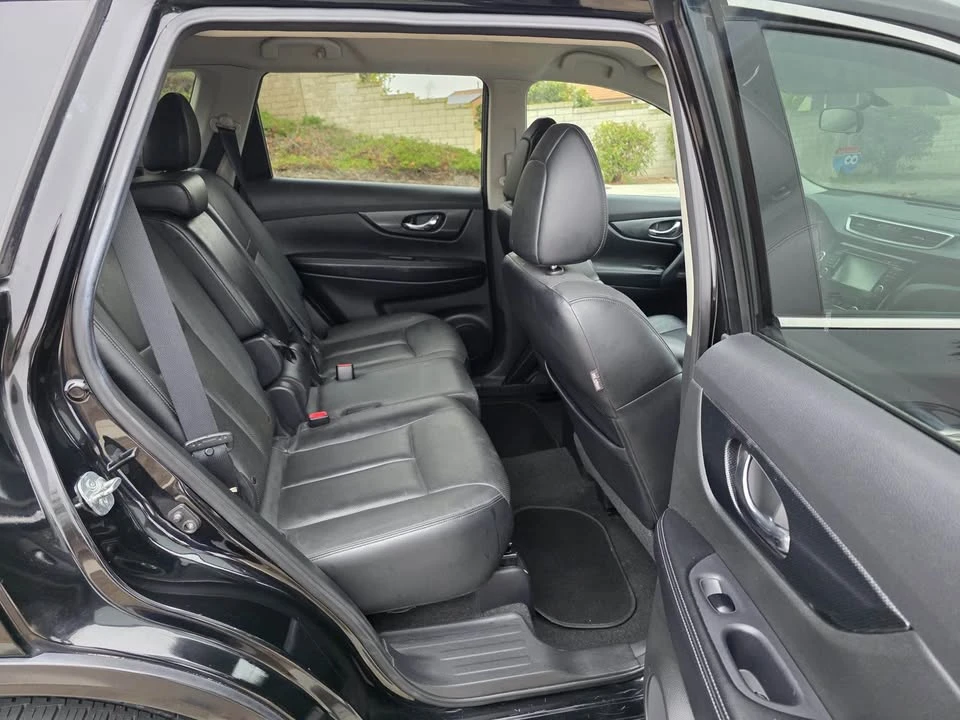 2014 Nissan Rogue - Image 17 of 19
