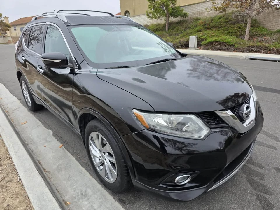 2014 Nissan Rogue - Image 2 of 19