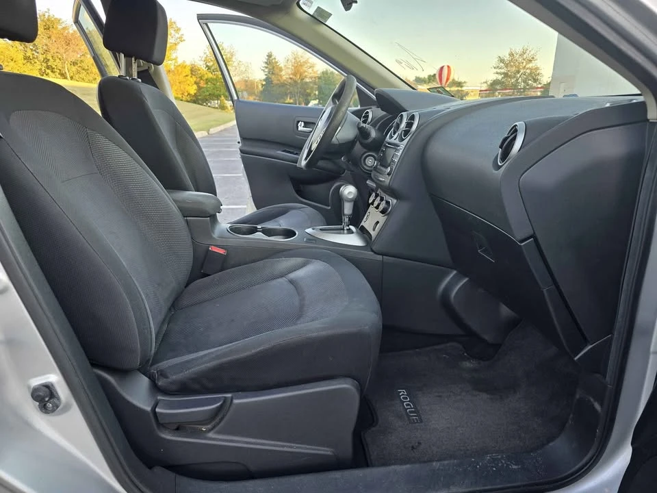 2014 Nissan Rogue - Image 9 of 13